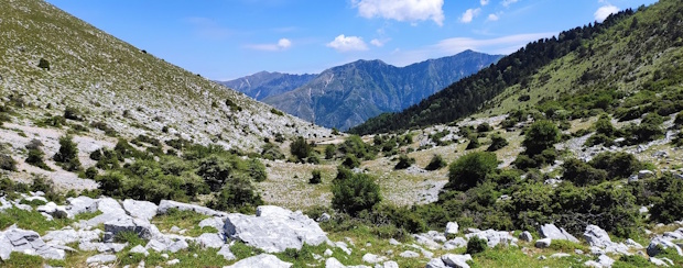 wandelreis-zuid-albanie-groep-stripje-5 bergen in zuid albanie